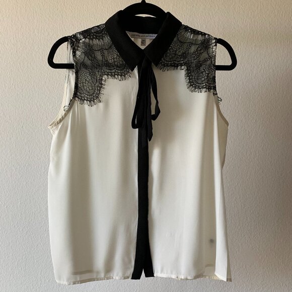 ๐ค Cupcakes and Cashmere Black & White Lace Blouse โ Feminine & Chic! ๐ค - Picture 2 of 4